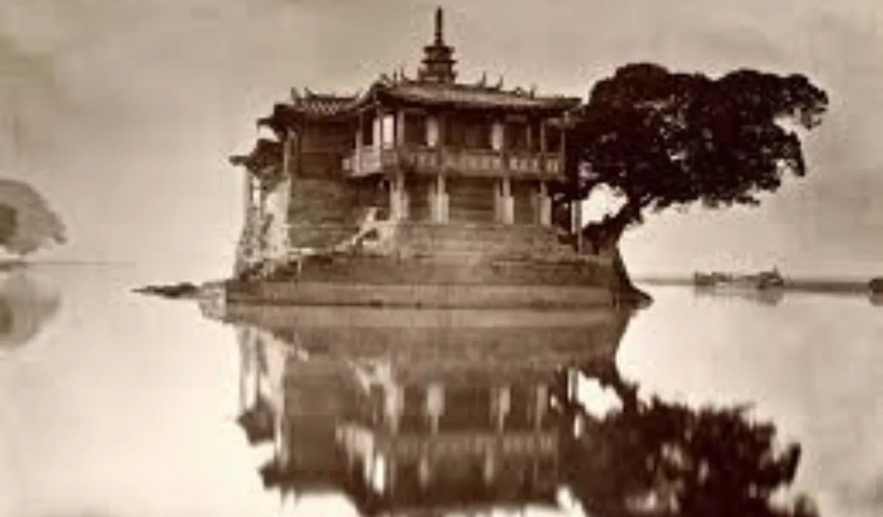 The Untold Story of Chinese Photography 1899