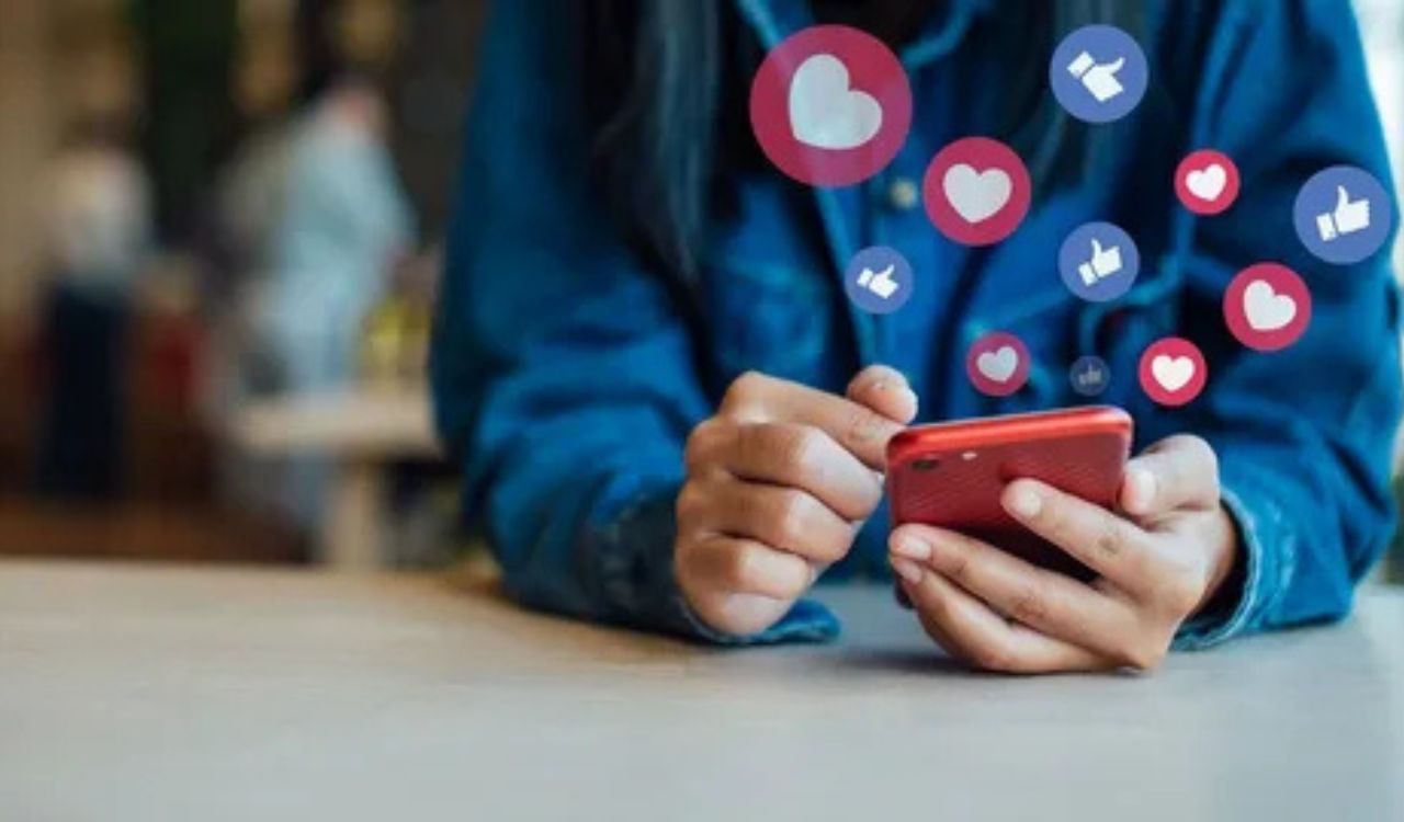 Forums Social Media Girl Problems: Why Online Communities Matter More Than Ever Forums Social Media Girl Problems: Why Online Communities Matter More Than Ever