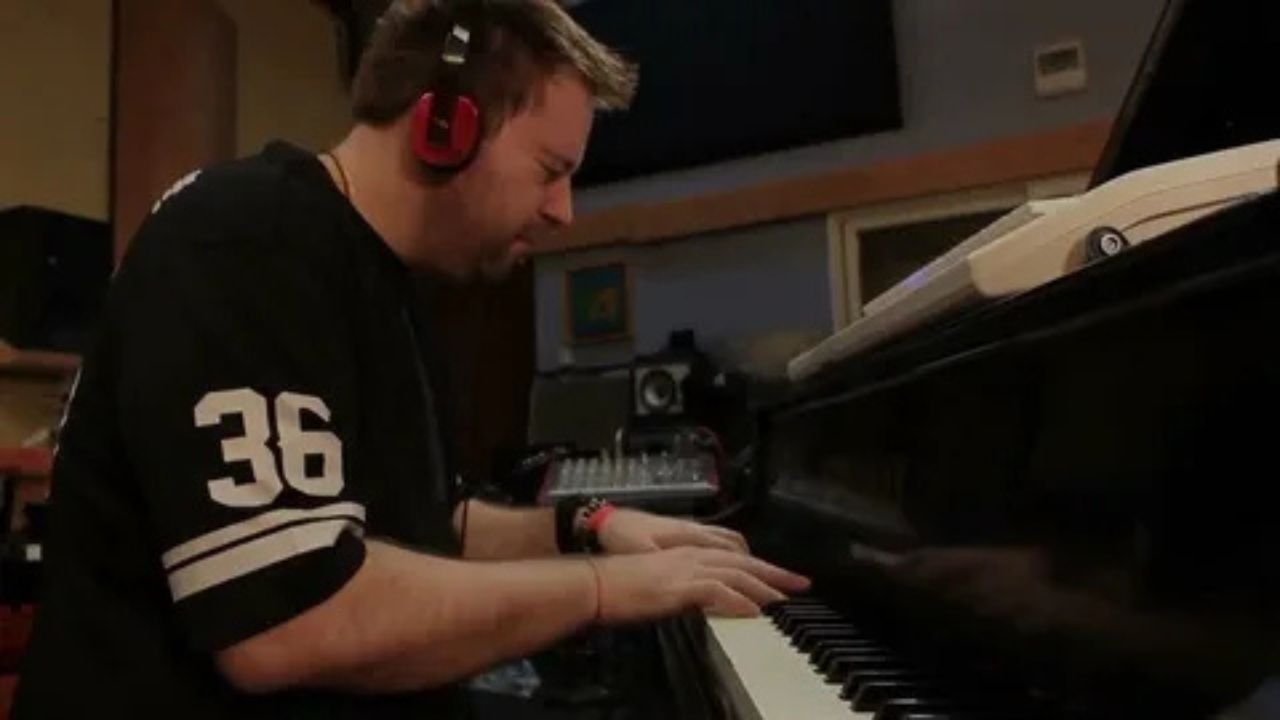 Keyboardist and Pianist: What Is the Real Difference? Keyboardist and Pianist: What Is the Real Difference?